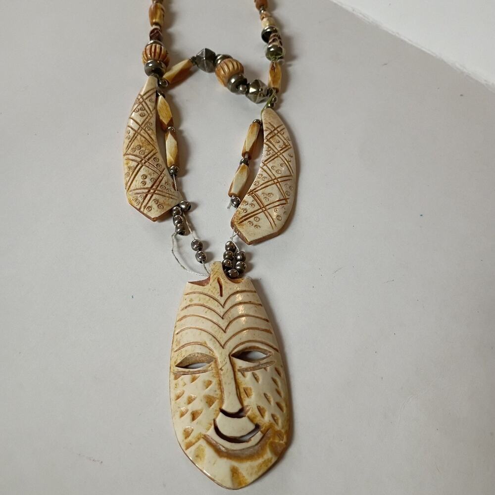 Vintage African style beaded necklace ( J7)